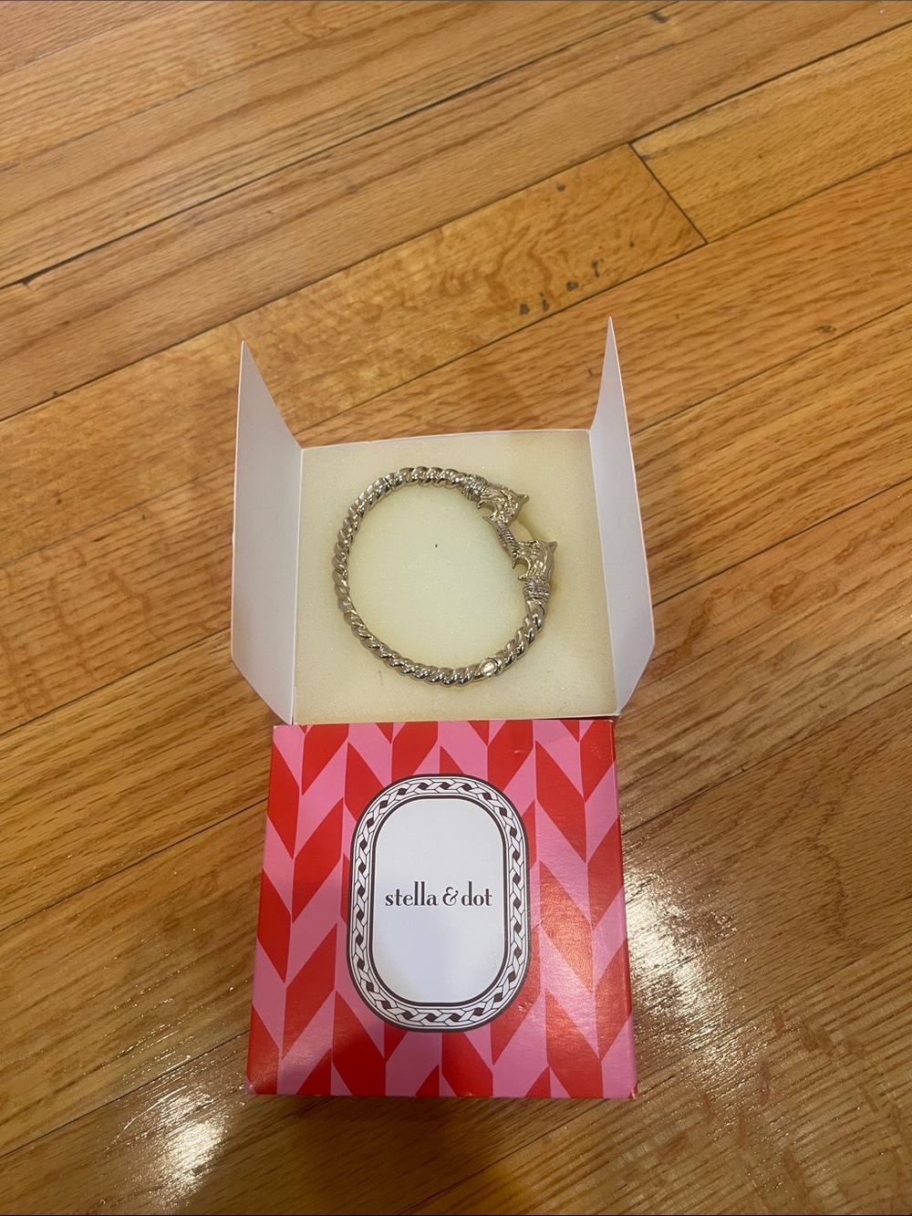 Stella & Dot Gold Twisted Animal Head Bracelet - Picture 6 of 6